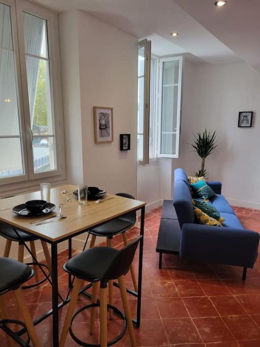 Appartement De Charme Avec Tomettes Et Parquet Graulhet Exterior photo